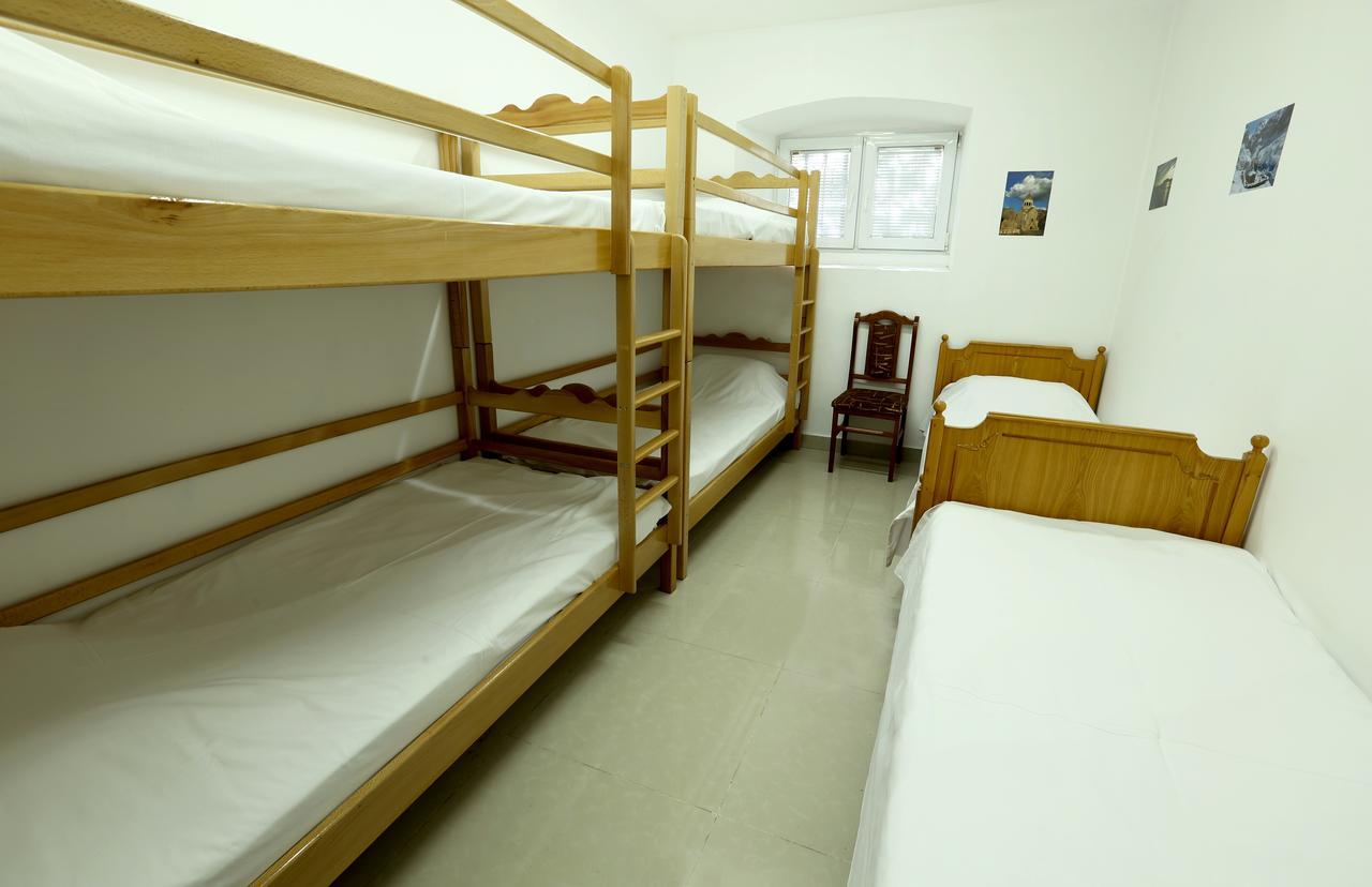 Byron Hostel Yerevan Exterior photo