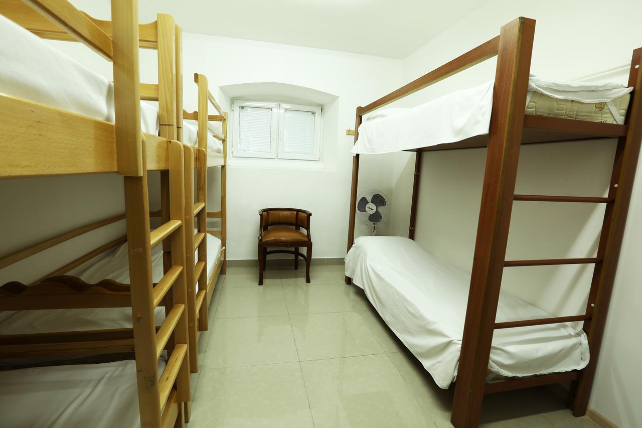 Byron Hostel Yerevan Exterior photo
